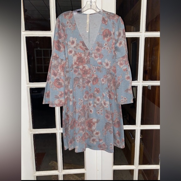 Uncle Frank Dresses & Skirts - Uncle Frank dress. Size L.